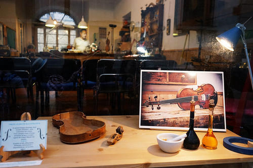 菜市場的小提琴制作人Corvus