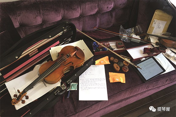 測試七款松香在同一把小提琴上的不同表現